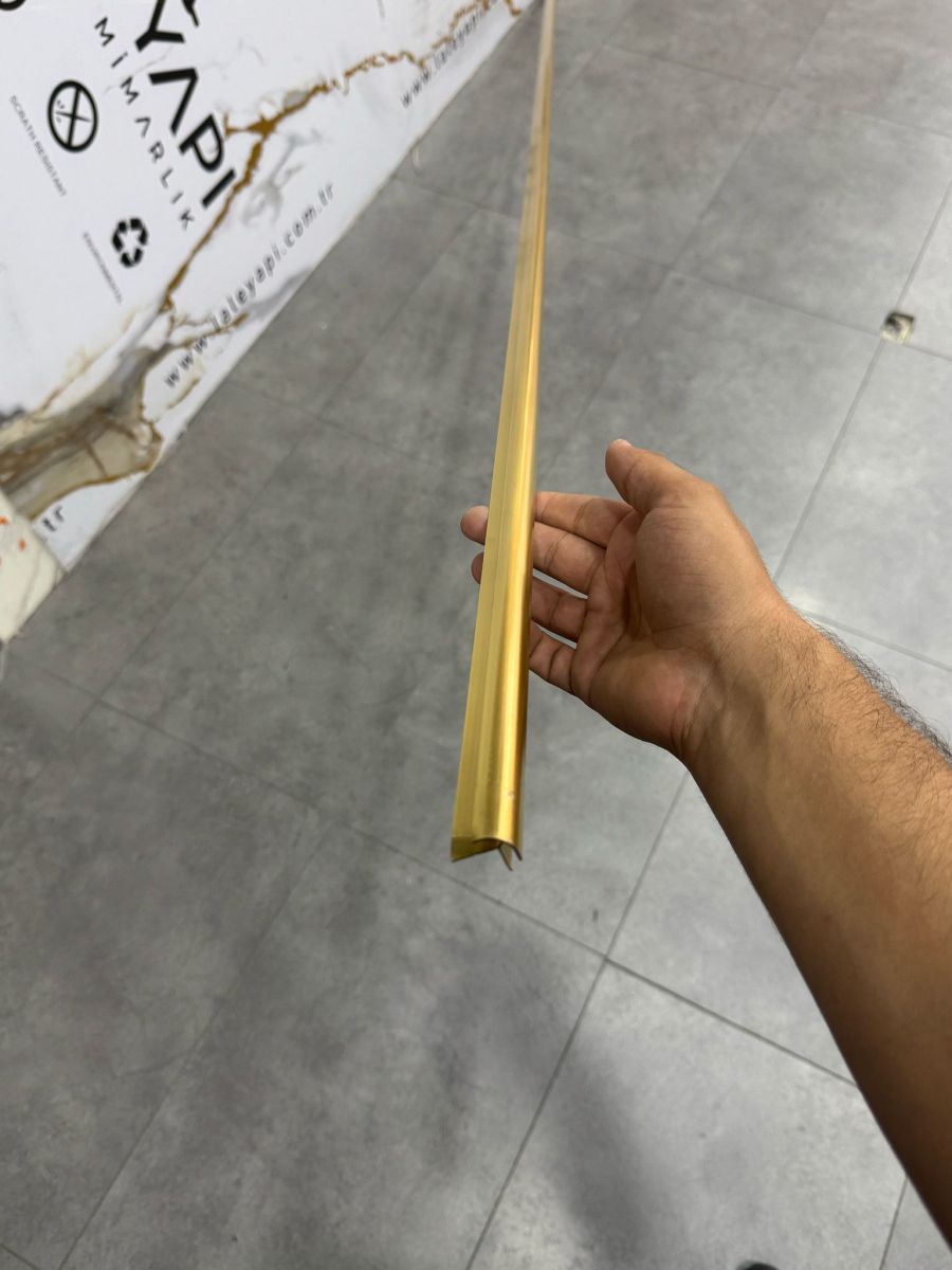 DIŞ KÖŞE PVC PANEL PROFİLİ GOLD
